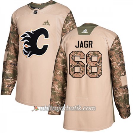 Män Ishockey Calgary Flames Tröja Jaromir Jagr 68 Adidas 2017-2018 Camo Veterans Day Practice Authentic